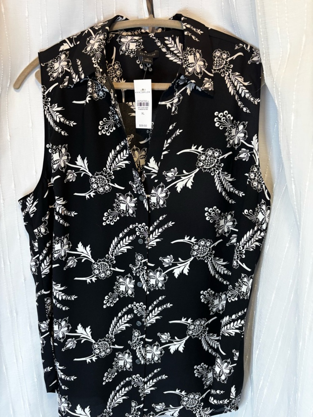 Ann Taylor Black & White Floral Sleeveless Collared Blouse